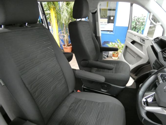 2025 Volkswagen Transporter Shuttle