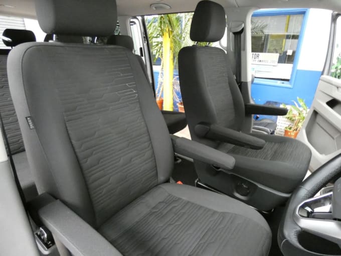 2025 Volkswagen Transporter Shuttle