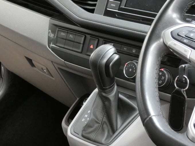 2025 Volkswagen Transporter Shuttle