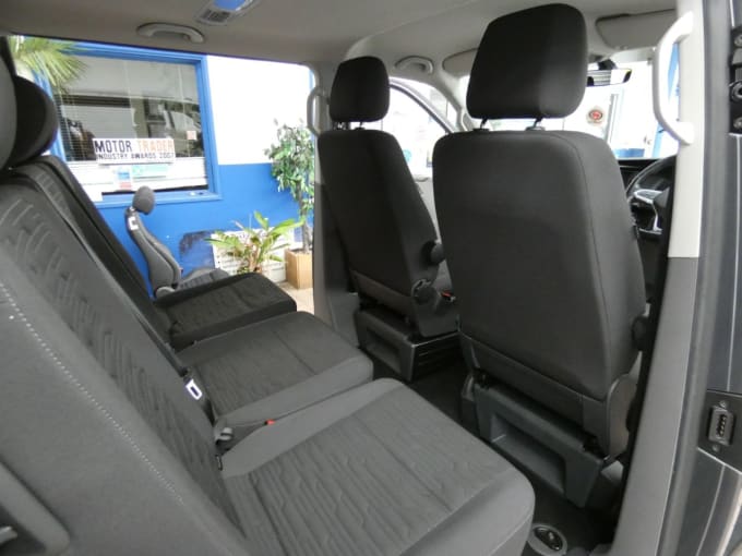 2025 Volkswagen Transporter Shuttle