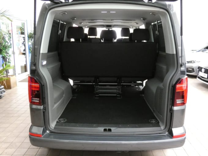 2025 Volkswagen Transporter Shuttle