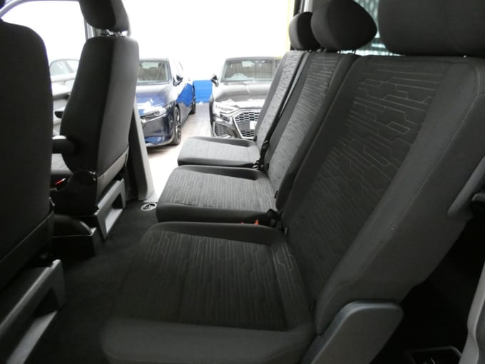 2025 Volkswagen Transporter Shuttle