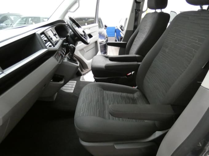 2025 Volkswagen Transporter Shuttle