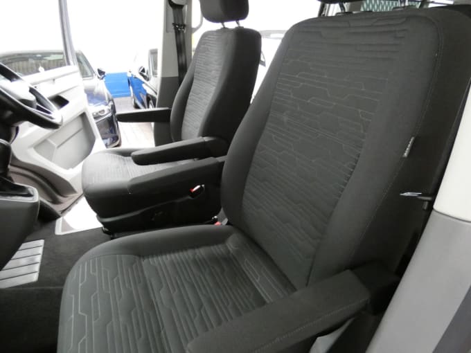 2025 Volkswagen Transporter Shuttle