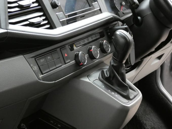 2025 Volkswagen Transporter Shuttle