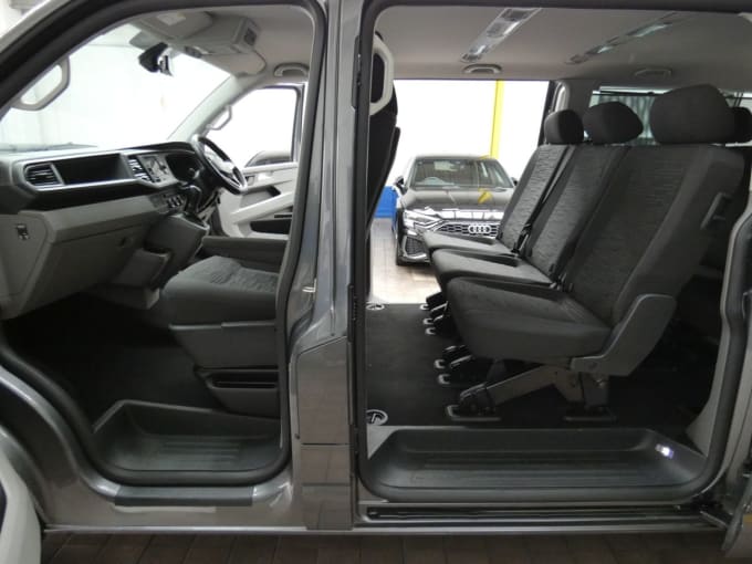 2025 Volkswagen Transporter Shuttle