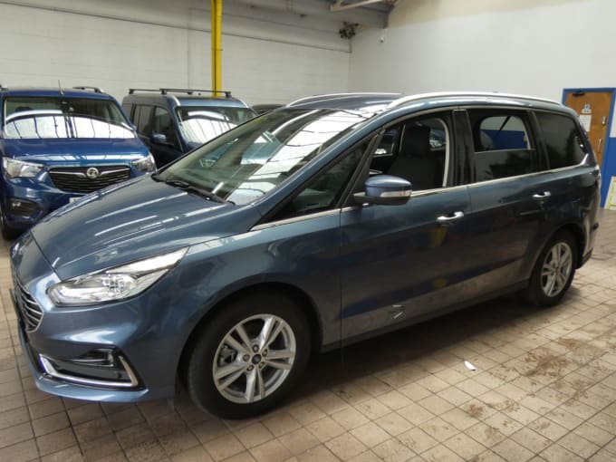 2025 Ford Galaxy