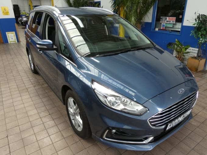 2025 Ford Galaxy