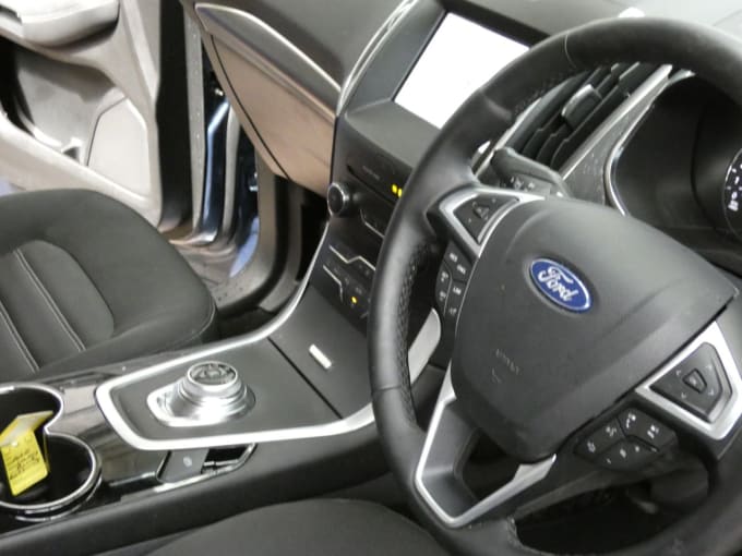 2025 Ford Galaxy