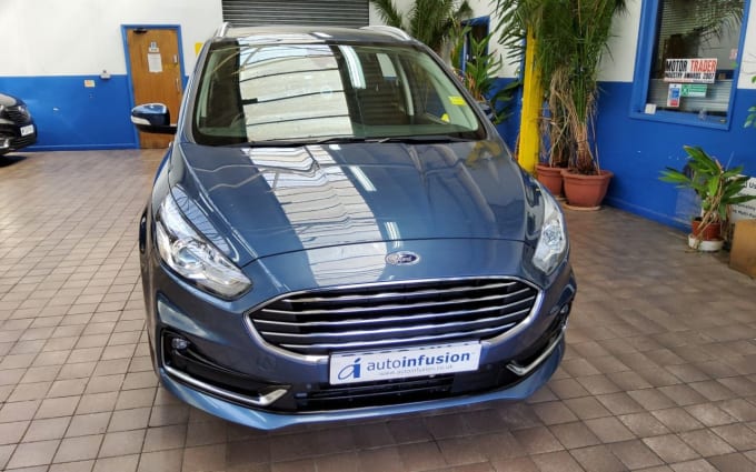2025 Ford Galaxy