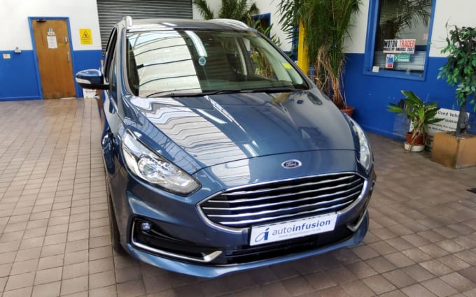 2025 Ford Galaxy