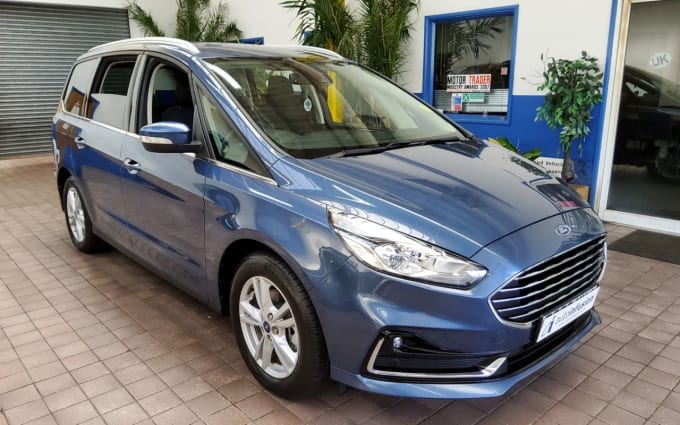 2025 Ford Galaxy