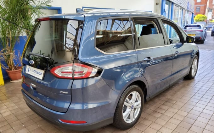 2025 Ford Galaxy