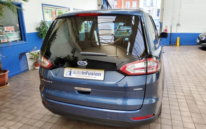 2025 Ford Galaxy