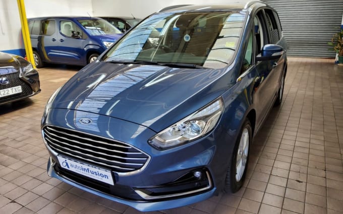 2025 Ford Galaxy