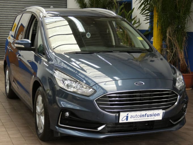 2025 Ford Galaxy