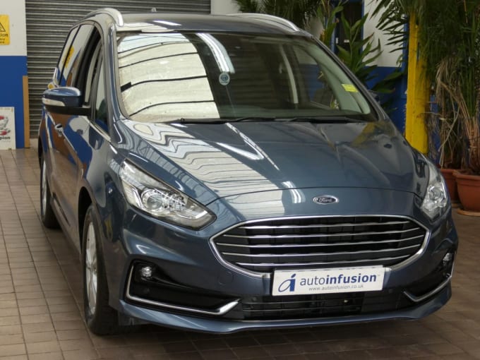 2025 Ford Galaxy