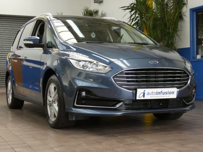 2025 Ford Galaxy