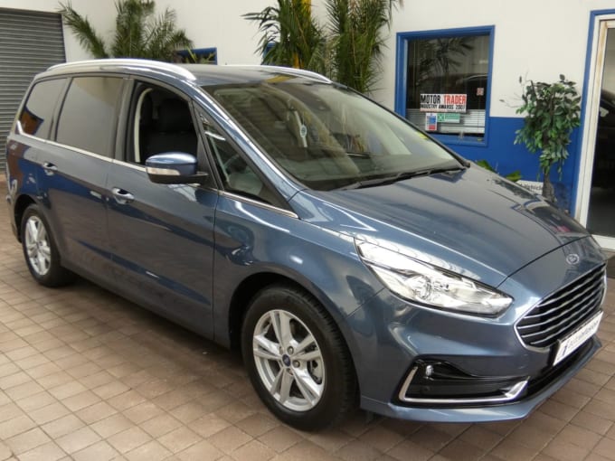 2025 Ford Galaxy