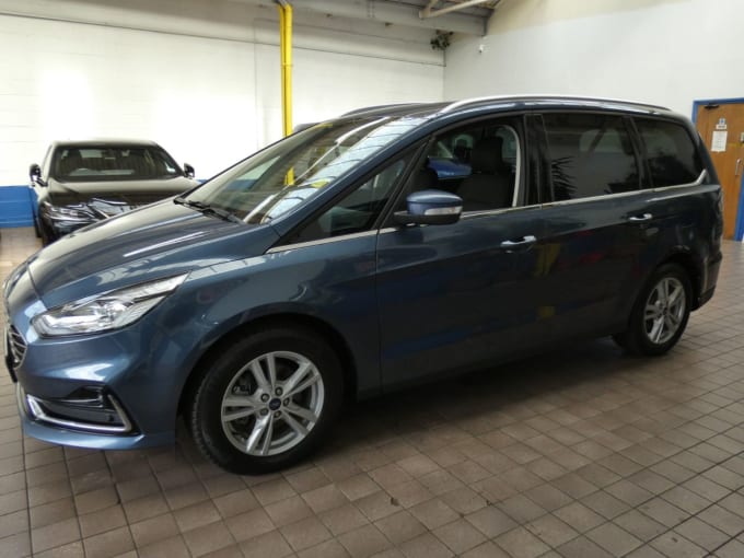 2025 Ford Galaxy