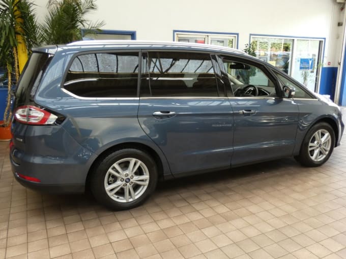 2025 Ford Galaxy