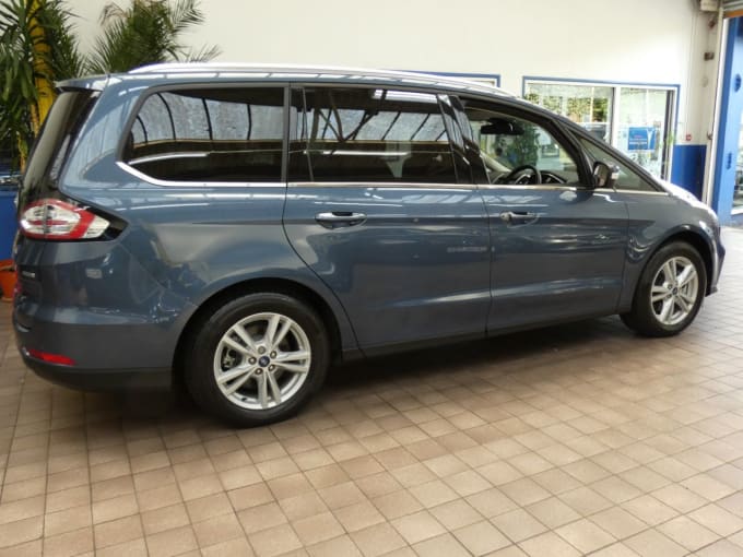 2025 Ford Galaxy