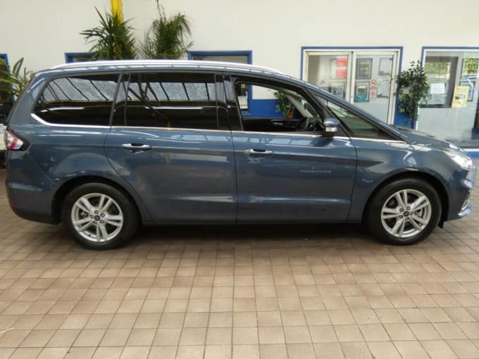 2025 Ford Galaxy