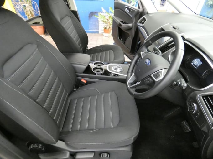 2025 Ford Galaxy