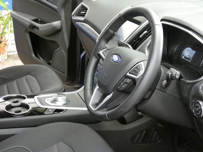 2025 Ford Galaxy