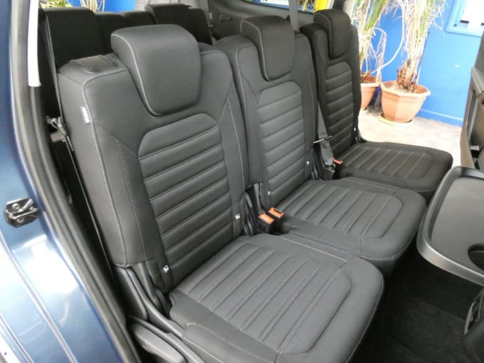 2025 Ford Galaxy