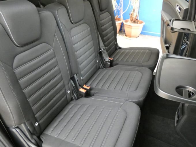 2025 Ford Galaxy