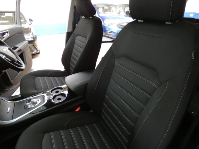 2025 Ford Galaxy