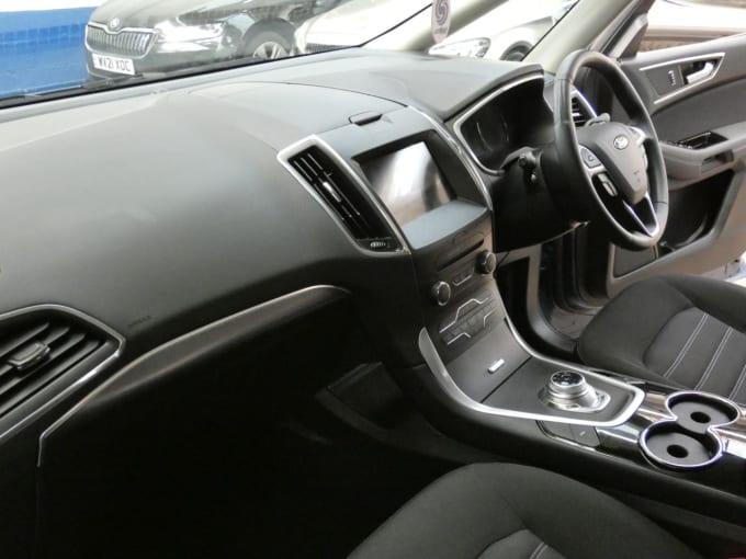 2025 Ford Galaxy