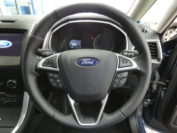 2025 Ford Galaxy