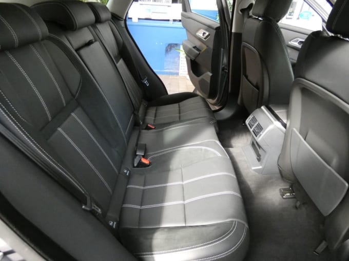2025 Land Rover Range Rover Velar