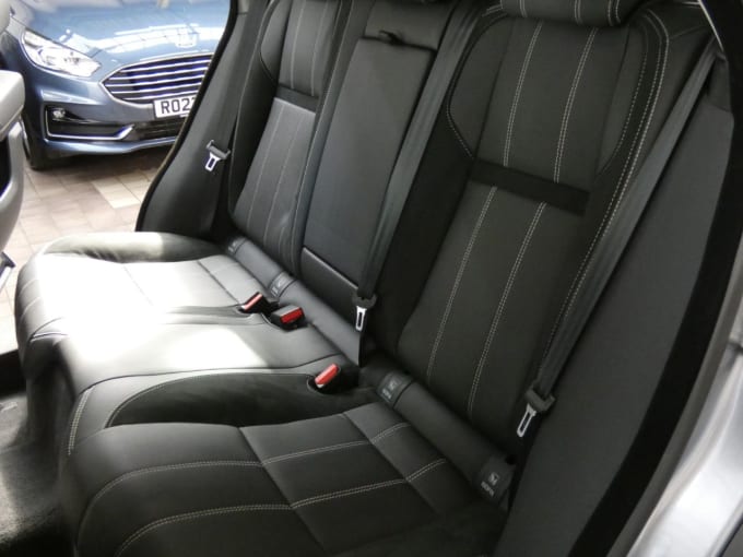 2025 Land Rover Range Rover Velar