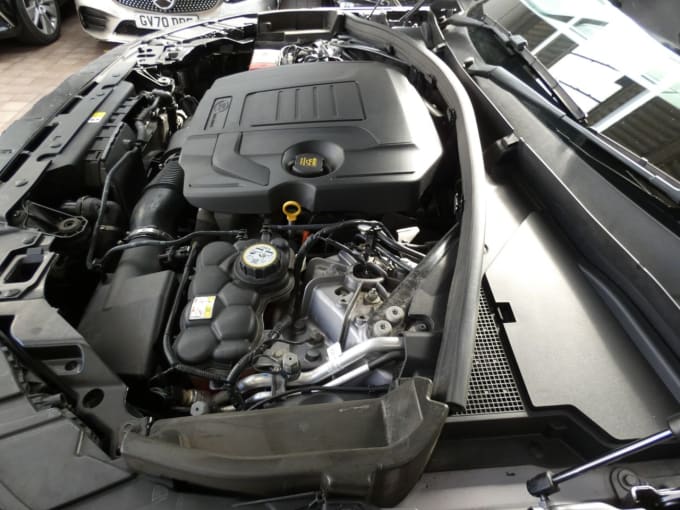 2025 Land Rover Range Rover Velar
