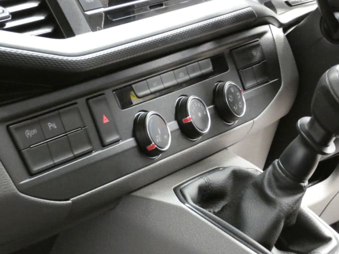 2025 Volkswagen Transporter