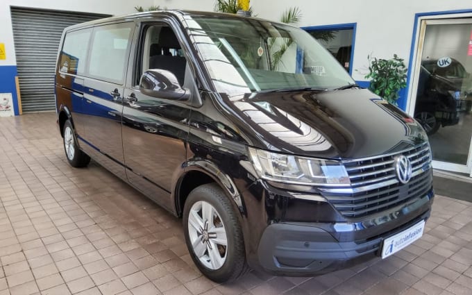 2025 Volkswagen Transporter Shuttle