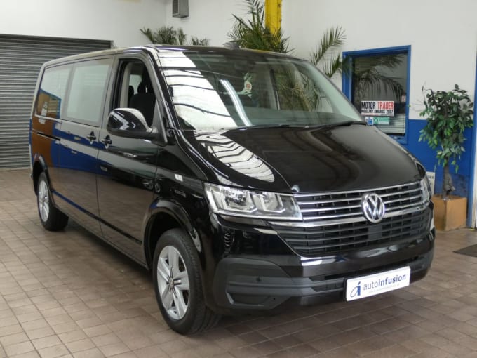 2025 Volkswagen Transporter Shuttle