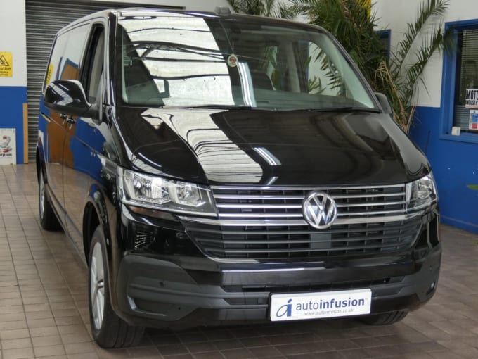 2025 Volkswagen Transporter Shuttle