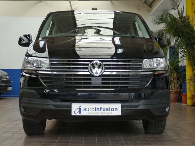 2025 Volkswagen Transporter Shuttle