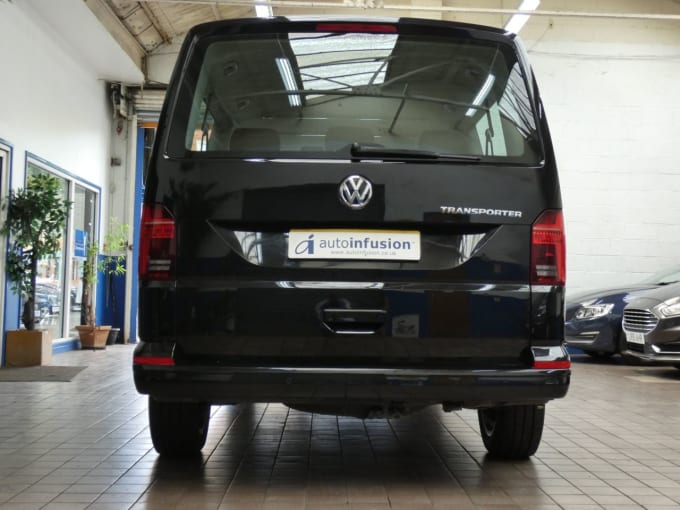 2025 Volkswagen Transporter Shuttle