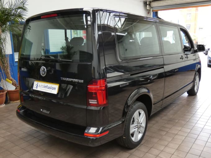 2025 Volkswagen Transporter Shuttle