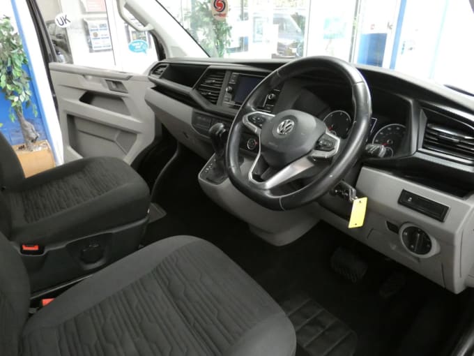 2025 Volkswagen Transporter Shuttle