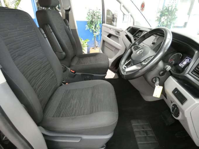 2025 Volkswagen Transporter Shuttle