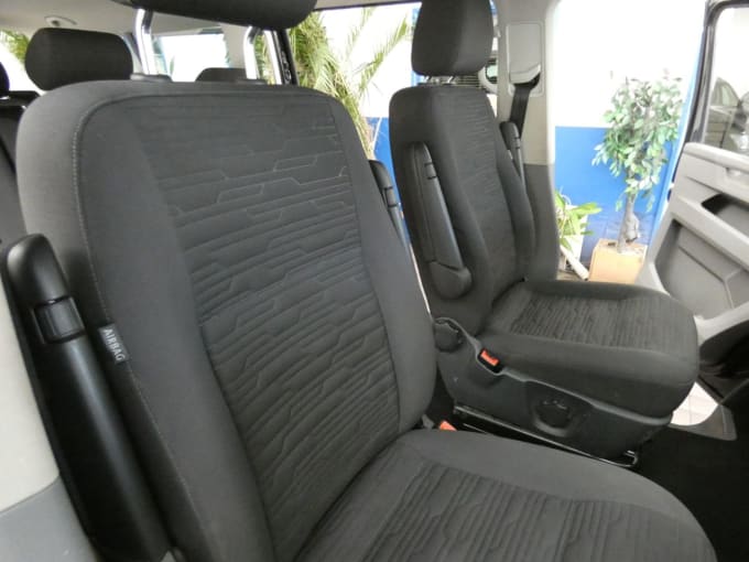 2025 Volkswagen Transporter Shuttle