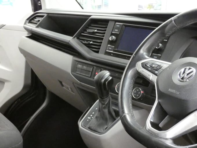 2025 Volkswagen Transporter Shuttle
