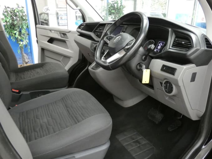 2025 Volkswagen Transporter Shuttle