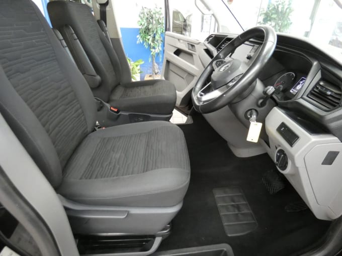 2025 Volkswagen Transporter Shuttle